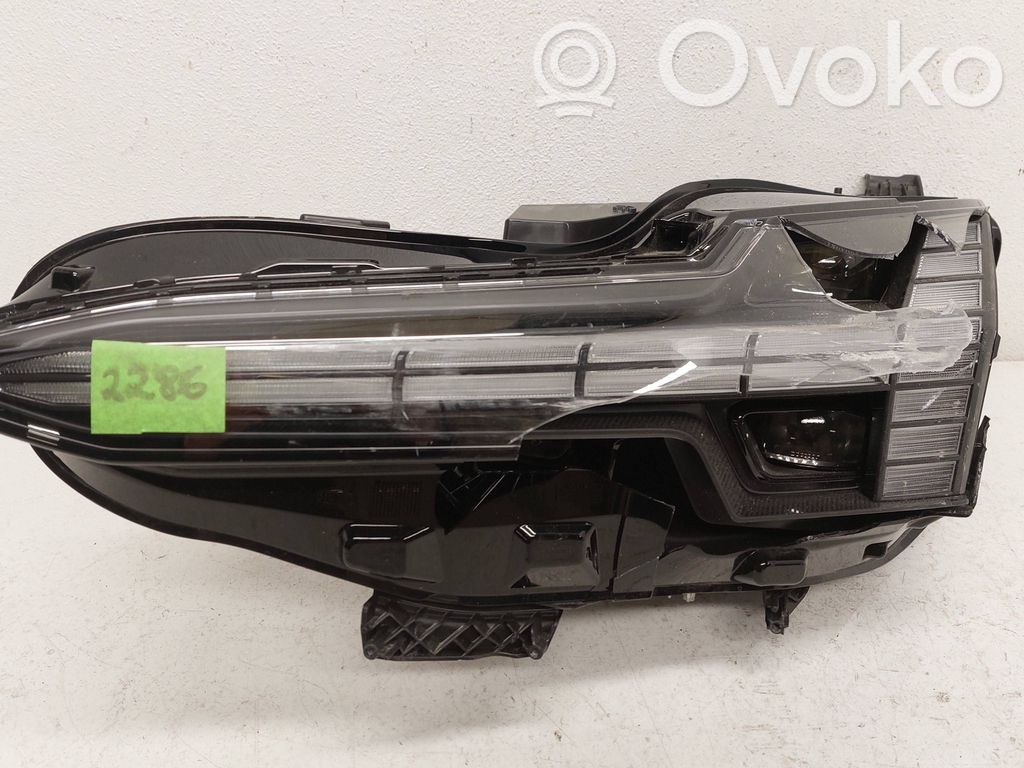 Volvo EX30 Scheinwerfer 