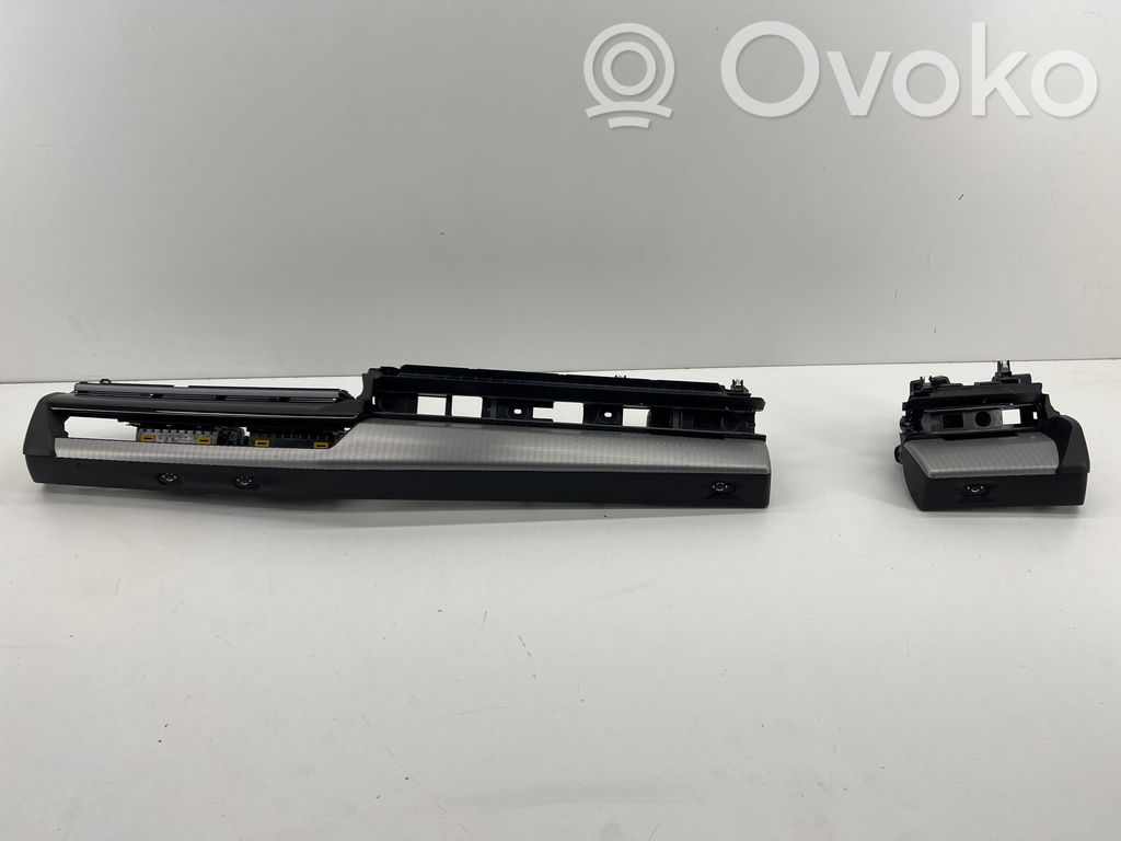 BMW 5 G60 G61 Boczna kratka nawiewu deski rozdzielczej 