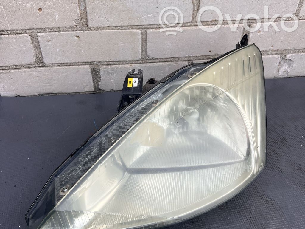 Ford Focus Scheinwerfer 