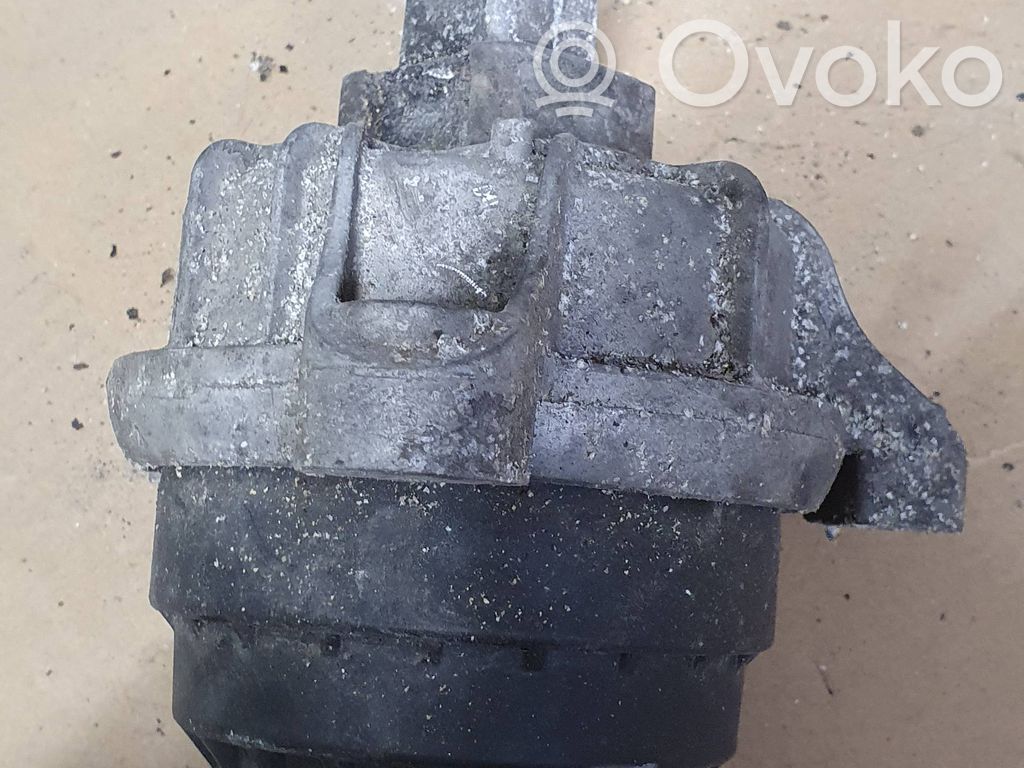 BMW 5 F10 F11 Engine mount bracket 