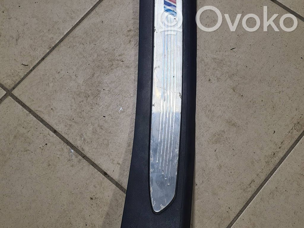 BMW 5 E60 E61 Listwa progowa tylna 