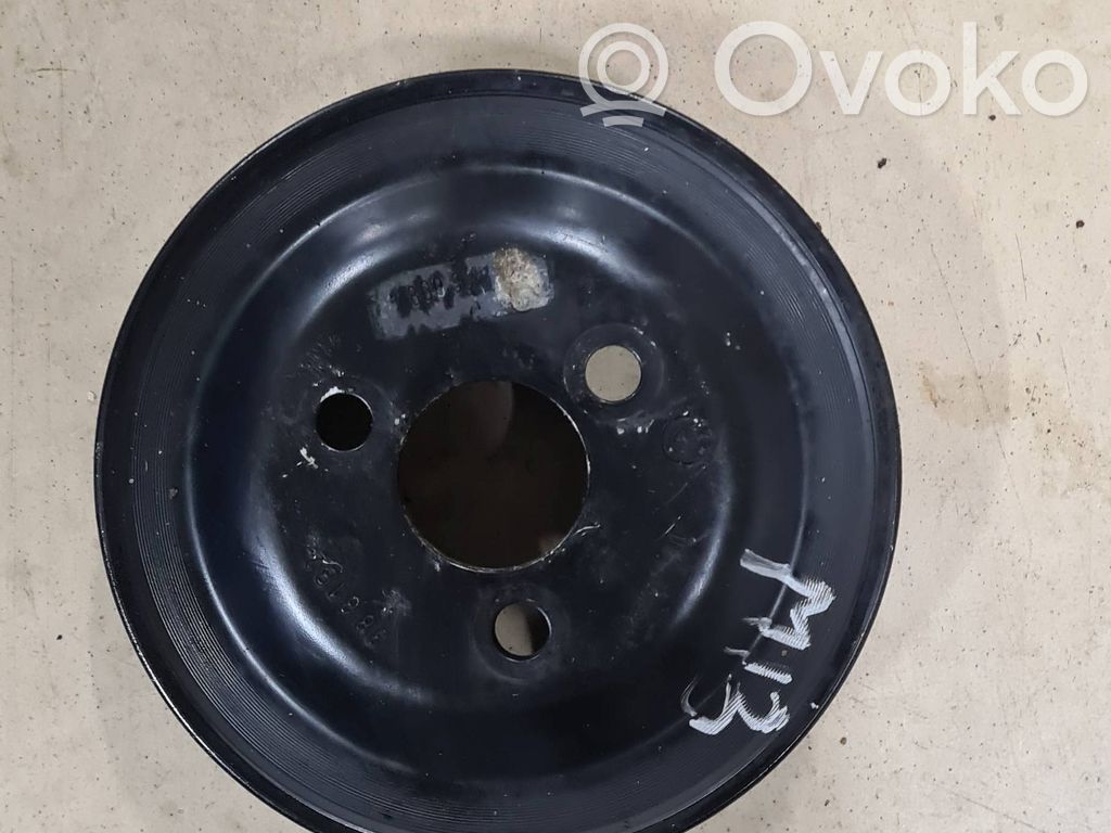BMW 5 F10 F11 Ohjaustehostimen pumpun hihnapyörä 