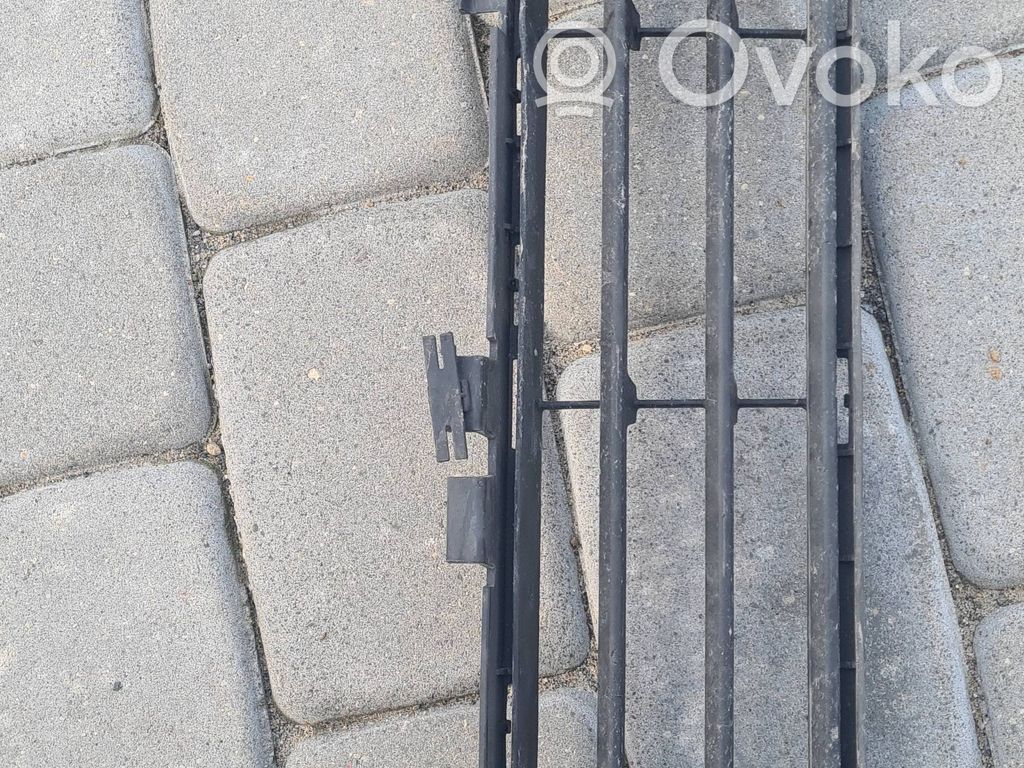 BMW 5 G30 G31 G38 Dysze / Kratki środkowego nawiewu deski rozdzielczej 