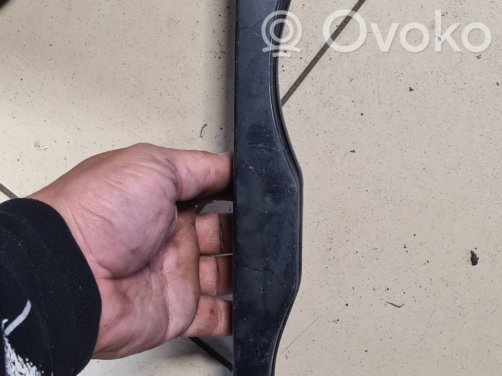 Under headlight/headlamp trim   8208482