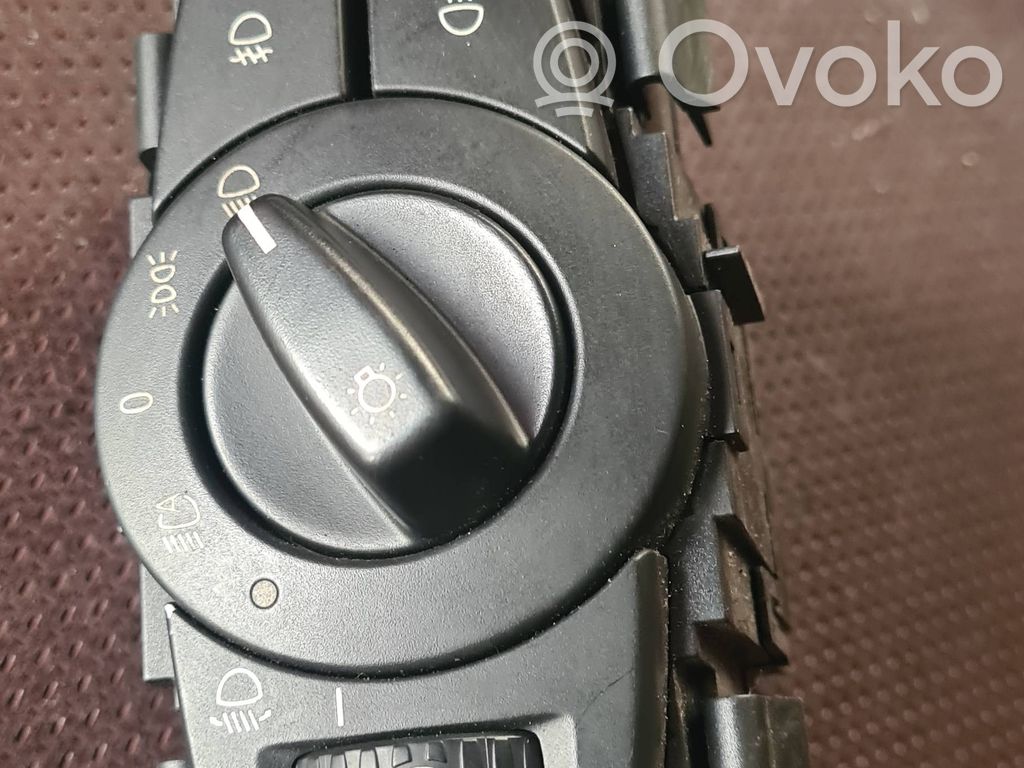 Light switch   6932792,3006011001