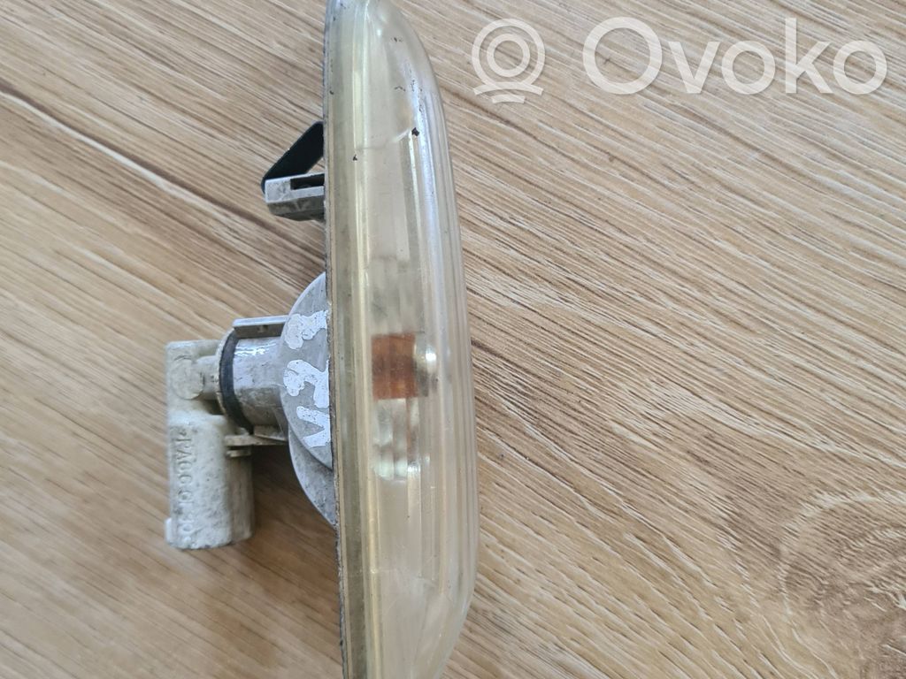 Front fender indicator light   6932998,63136932997,63136932998,7253326