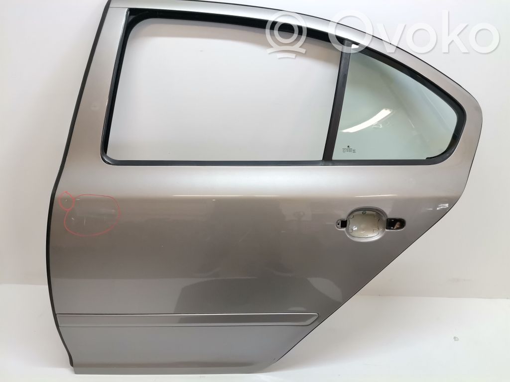 Puerta trasera   1Z5833051,1Z5833051,CAY