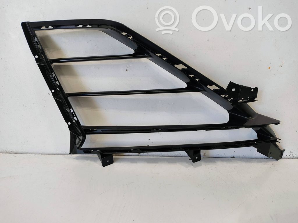Lamborghini Urus Front bumper lower grill 