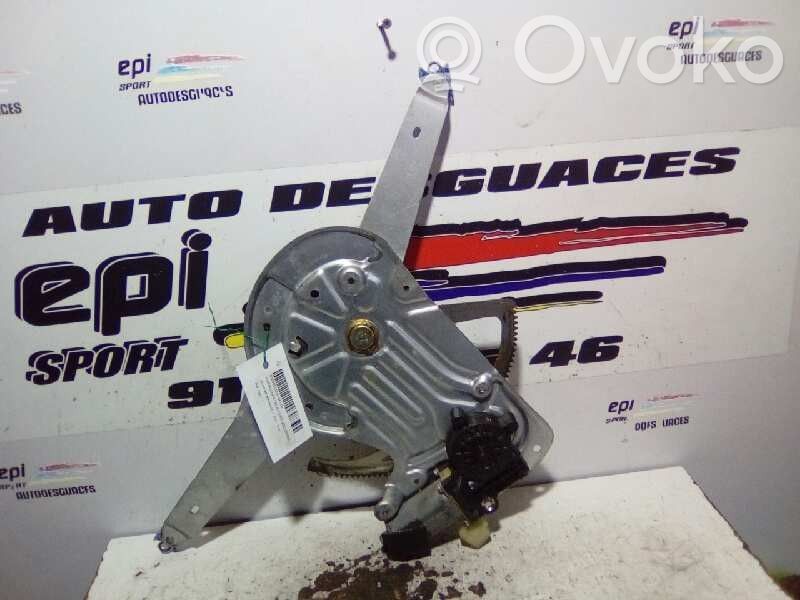 Regulador manual de la ventanilla delantera