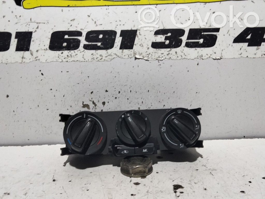 Seat Toledo IV (NH) Moduł / Sterownik klimatyzacji 