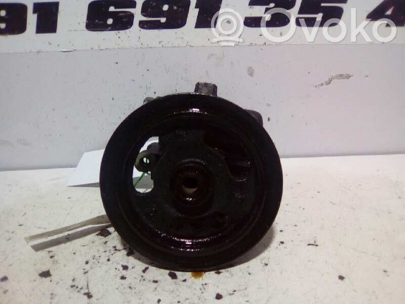 Opel Corsa B Power steering pump 