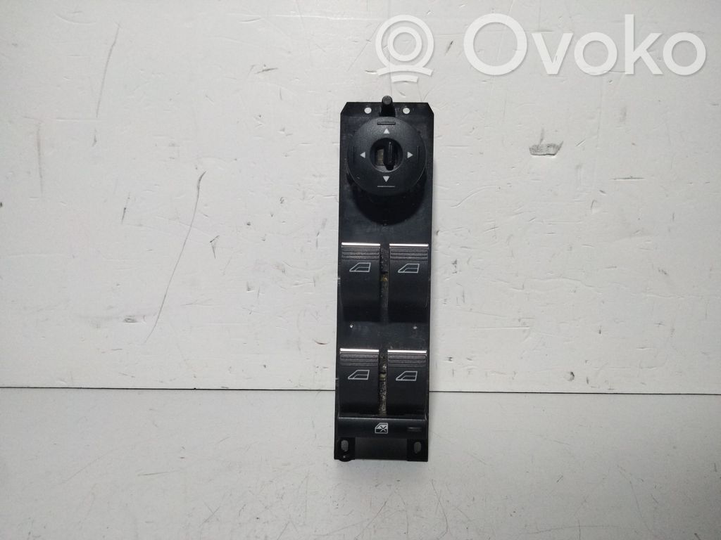 Electric window control switch   3S010138819