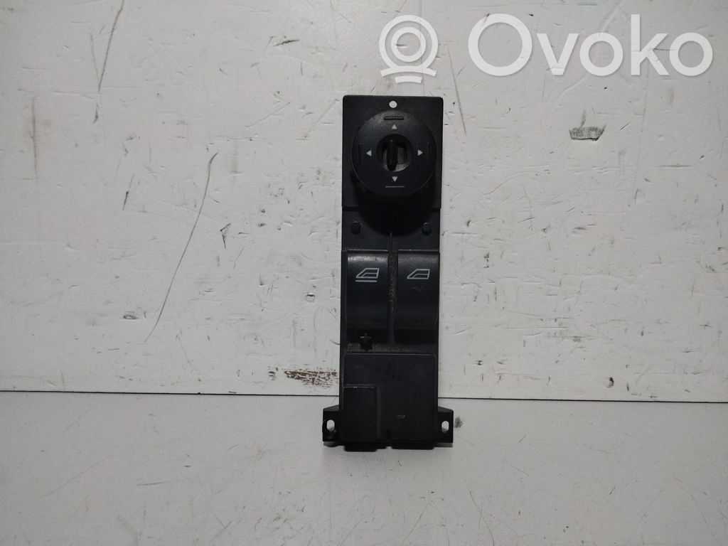 Electric window control switch   03168004,3M5T14529CF