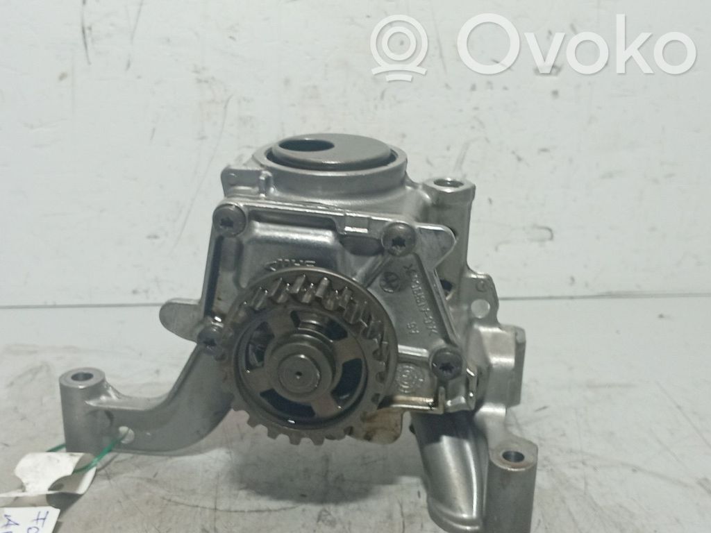 Ford C-MAX II Oil pump 