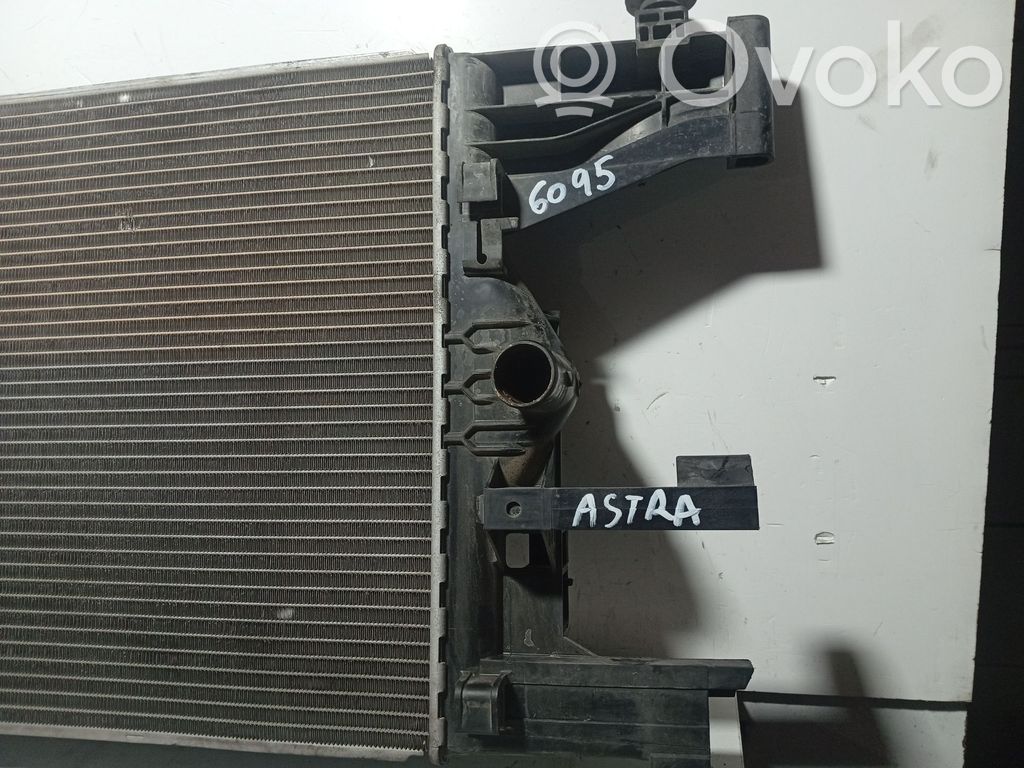 Opel Astra H Radiador del refrigerante 