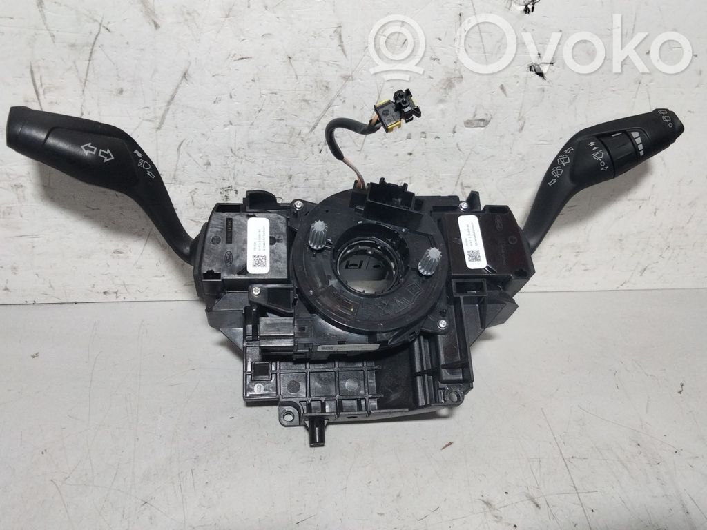 Interruptor de control multifunción   AV6T17A553AD