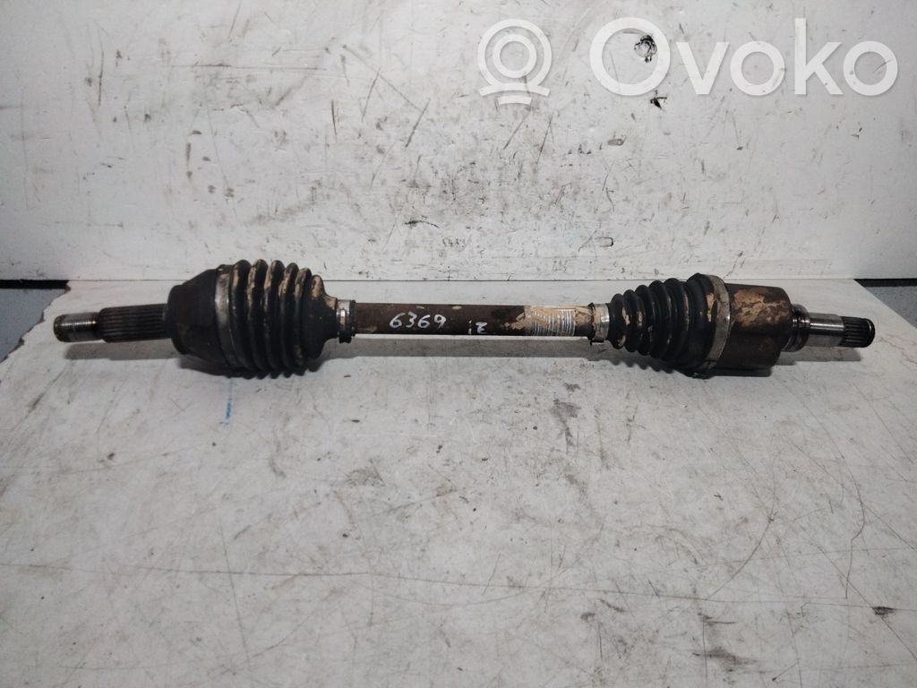 Etuvetoakseli   8V513B437AAB