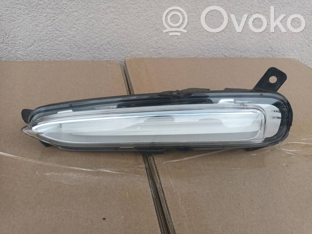 BMW i3 Front indicator light 