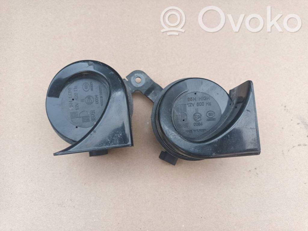 Tesla Model 3 Señal acústica 