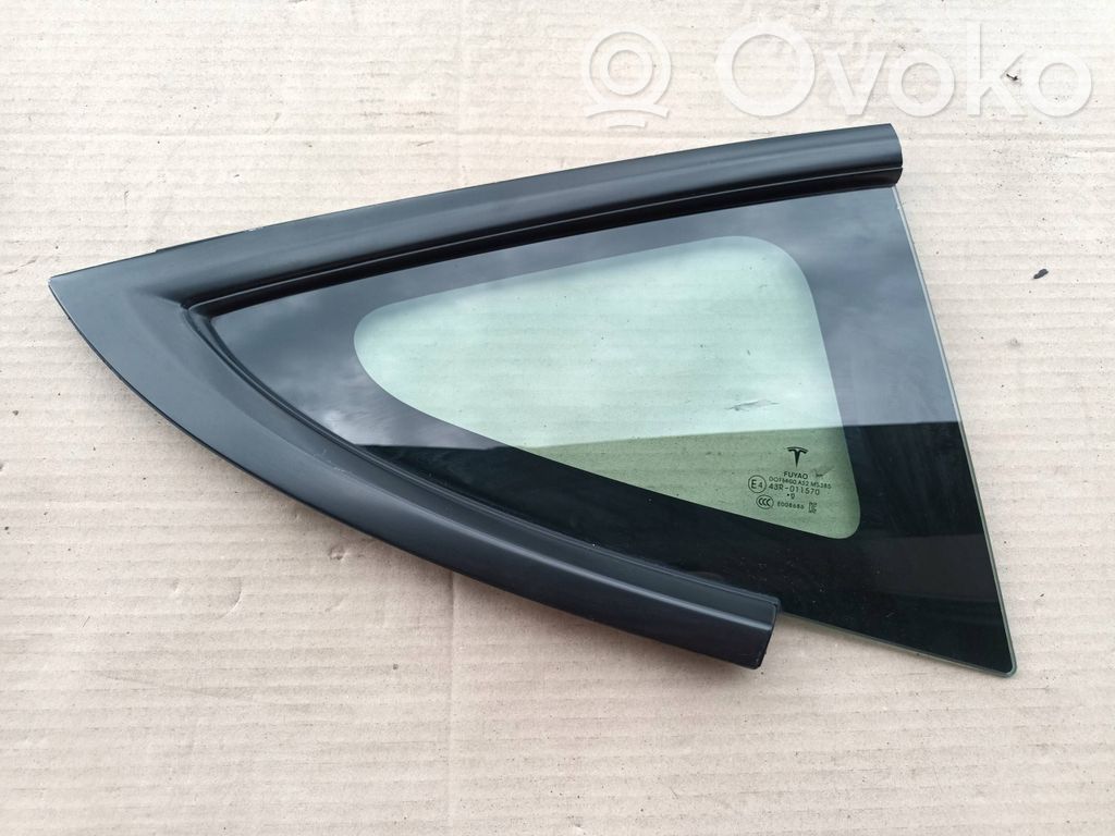 Tesla Model 3 Rear side window 