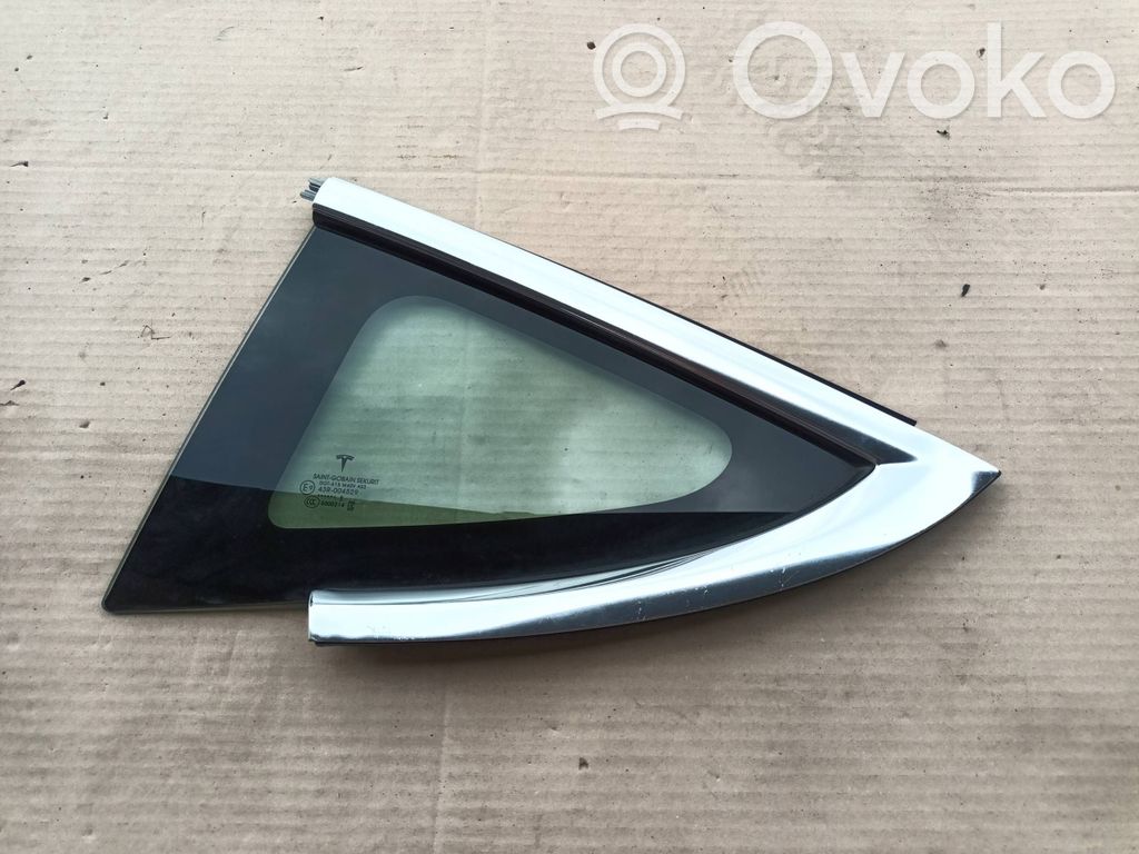 Tesla Model 3 Vidrio lateral trasero 