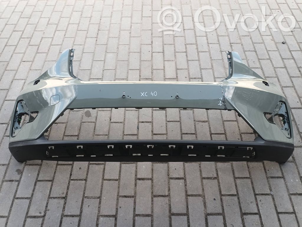 Volvo XC40 Parachoques delantero 