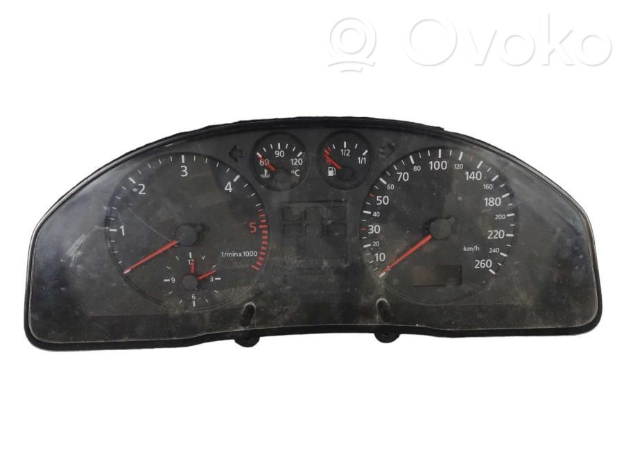 Audi A4 S4 B5 8D Vitezometru (grup de instrumente) 