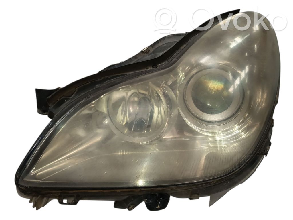Mercedes-Benz CLS C219 Lampa przednia 