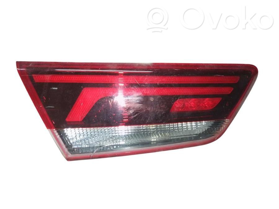 Tailgate rear/tail lights   92403D4