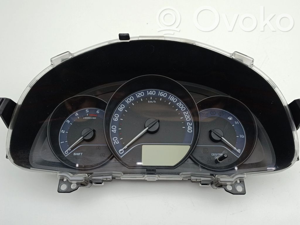 Toyota Auris E180 Speedometer (instrument cluster) 