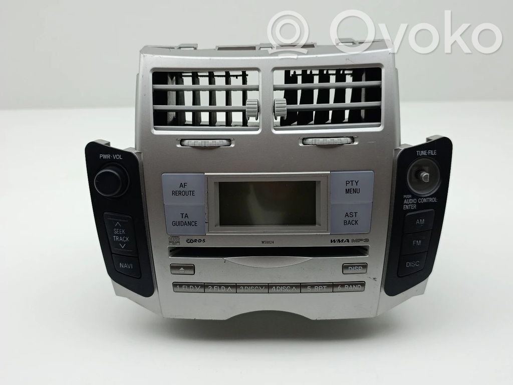 Toyota Yaris Panel / Radioodtwarzacz CD/DVD/GPS 