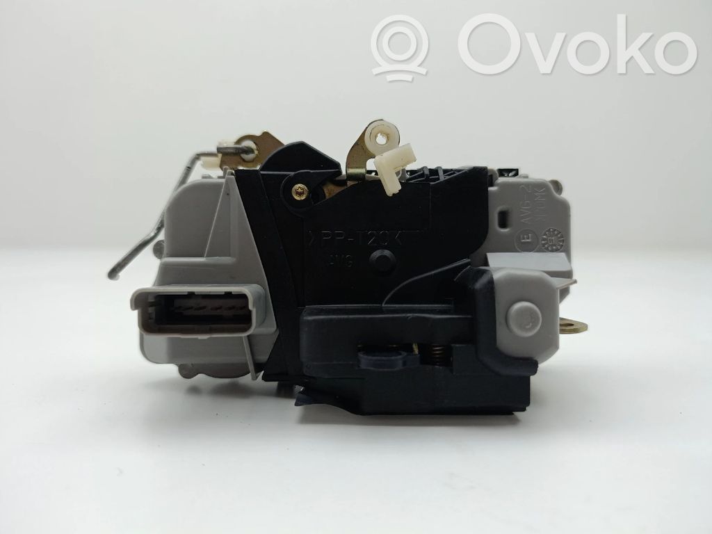 Peugeot 307 Front door lock 