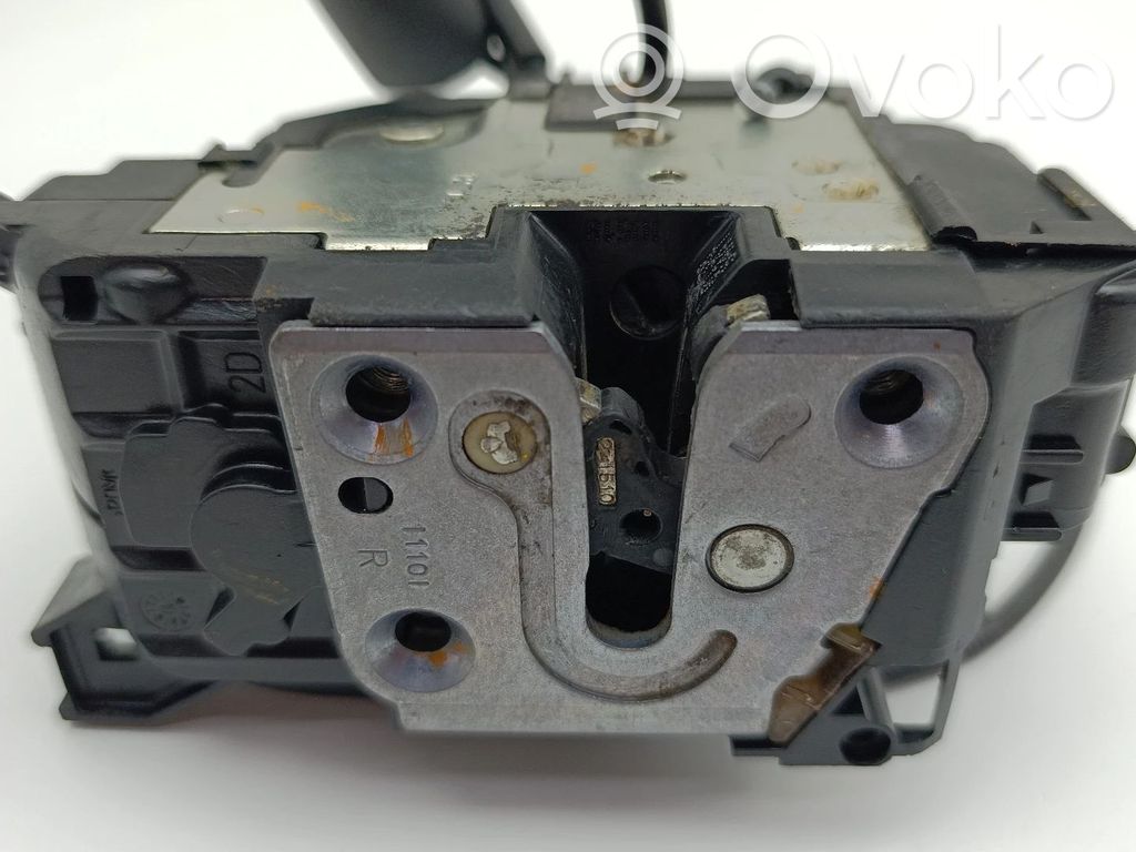 Renault Megane III Front door lock 