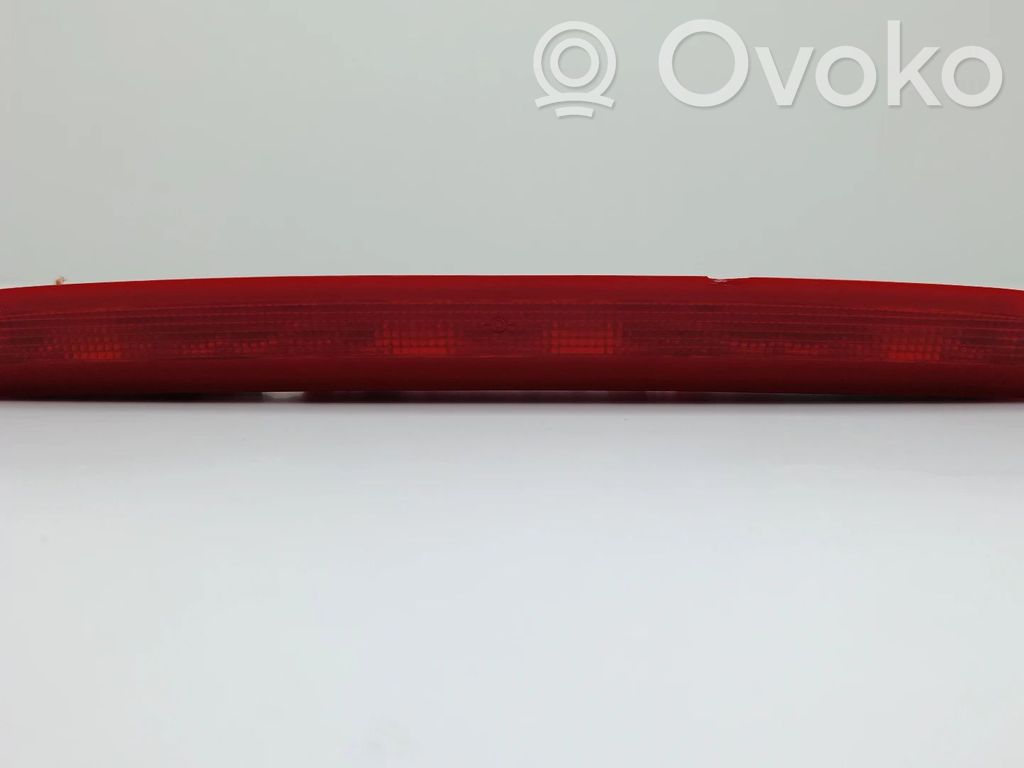 Kolmas/lisäjarruvalo   1K6945097B,27907001