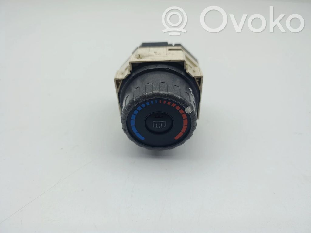 Climate control unit   758818,758734