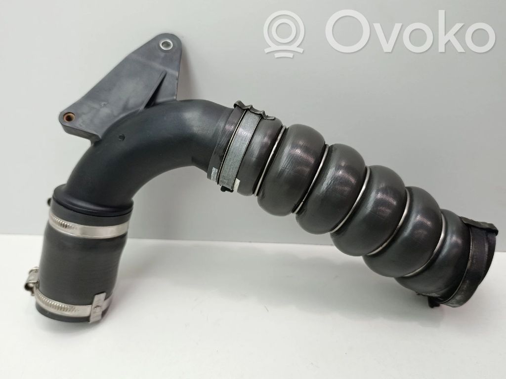 Intercooler hose/pipe   F1B16C750AB,AV616C646HE