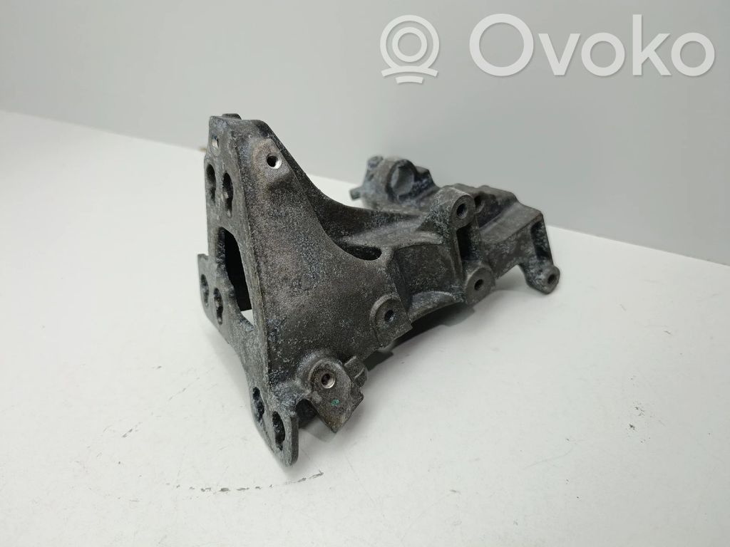 Peugeot 308 Suport generator/alternator 