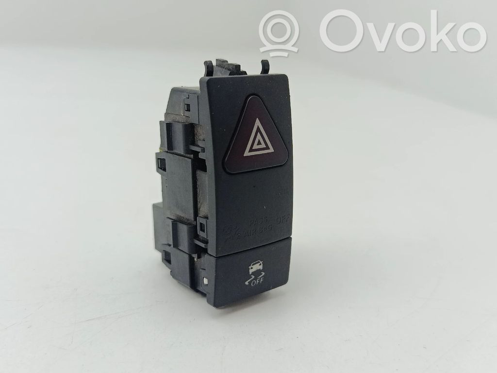 Mercedes-Benz E W212 Hazard light switch 