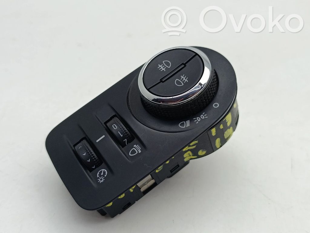 Opel Corsa E Interruttore luci 