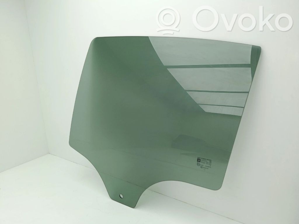Rear door window glass   43R004654
