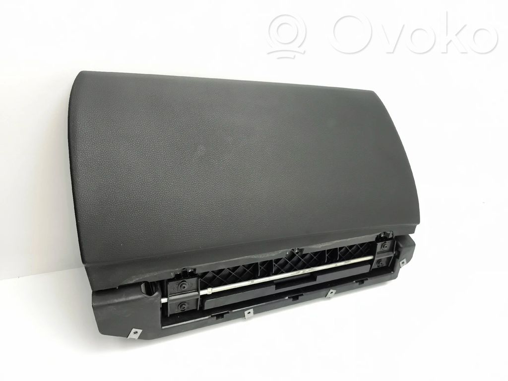 Glove box   51457128705