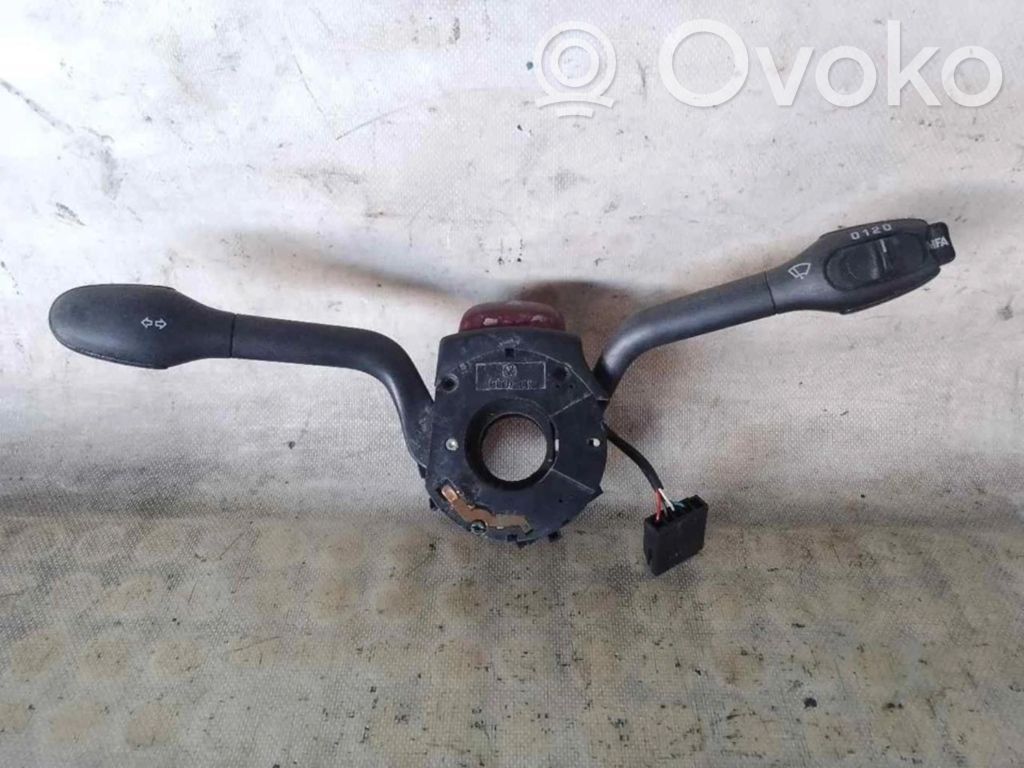 Volkswagen Golf III Interruptor de control multifunción 
