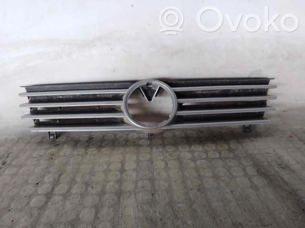 Volkswagen Polo Rejilla delantera 