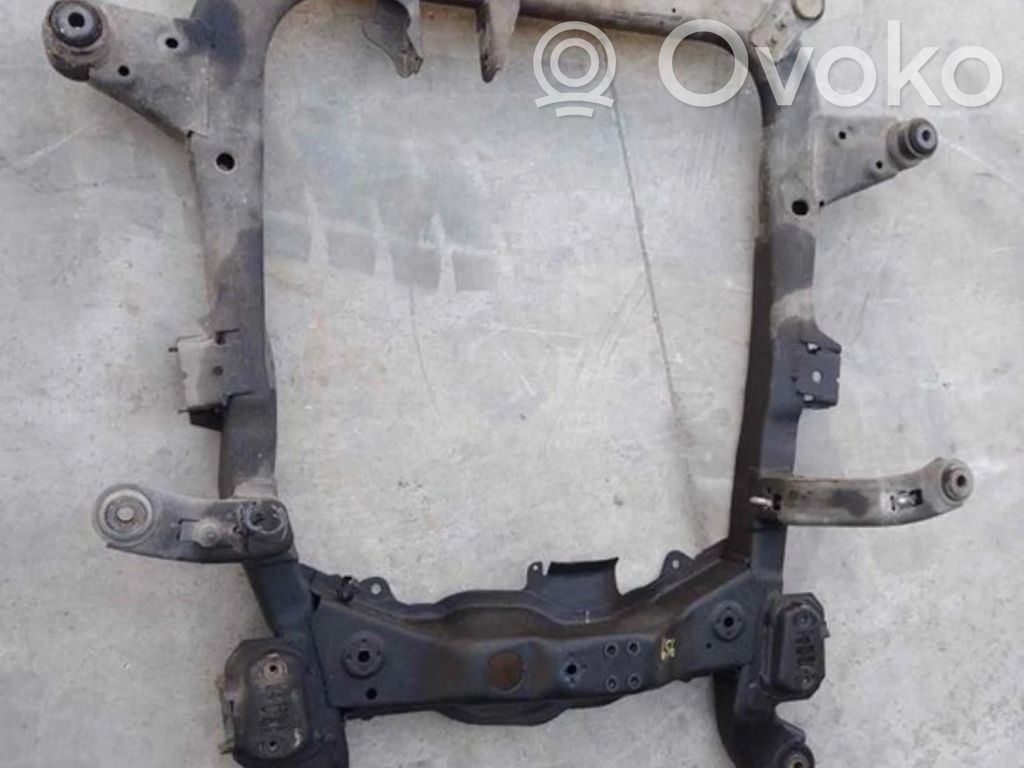 Opel Zafira B Priekinis traversas 