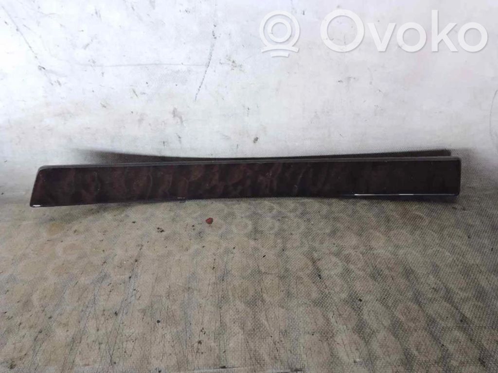 Bottom trim   7047860