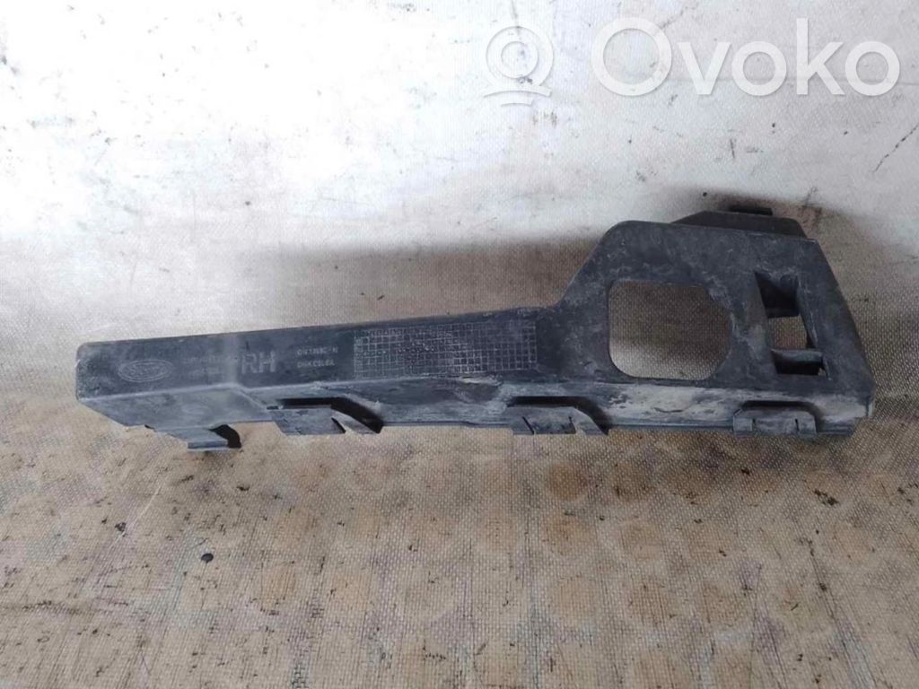 Ford Focus Headlight/headlamp mounting bracket 