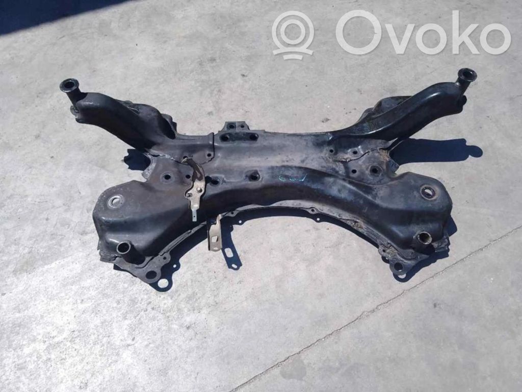 Toyota Auris 150 Priekinis traversas 