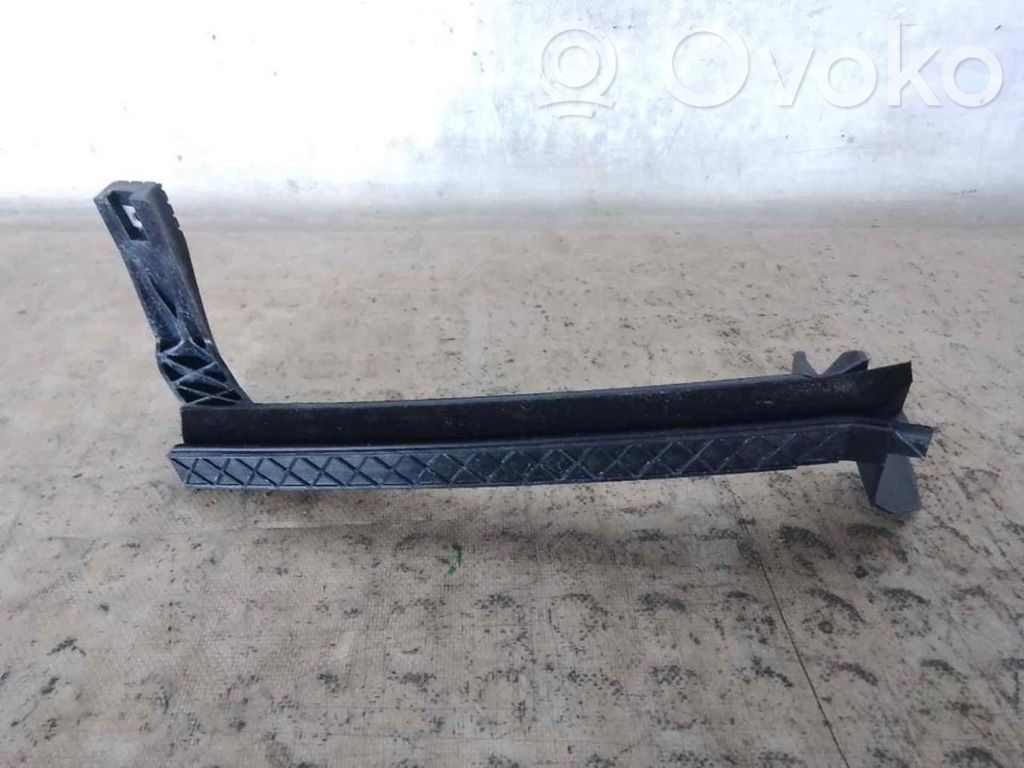 Liukuoven alakisko   E4B5A263A67AA