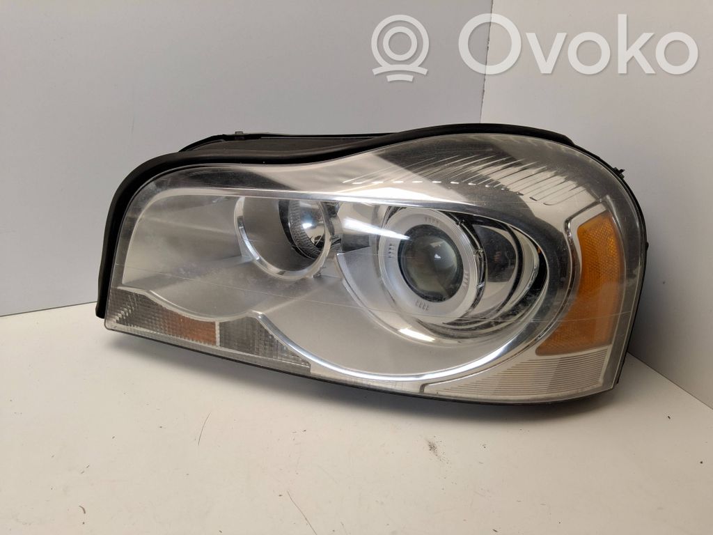 Volvo XC90 Lampa przednia 