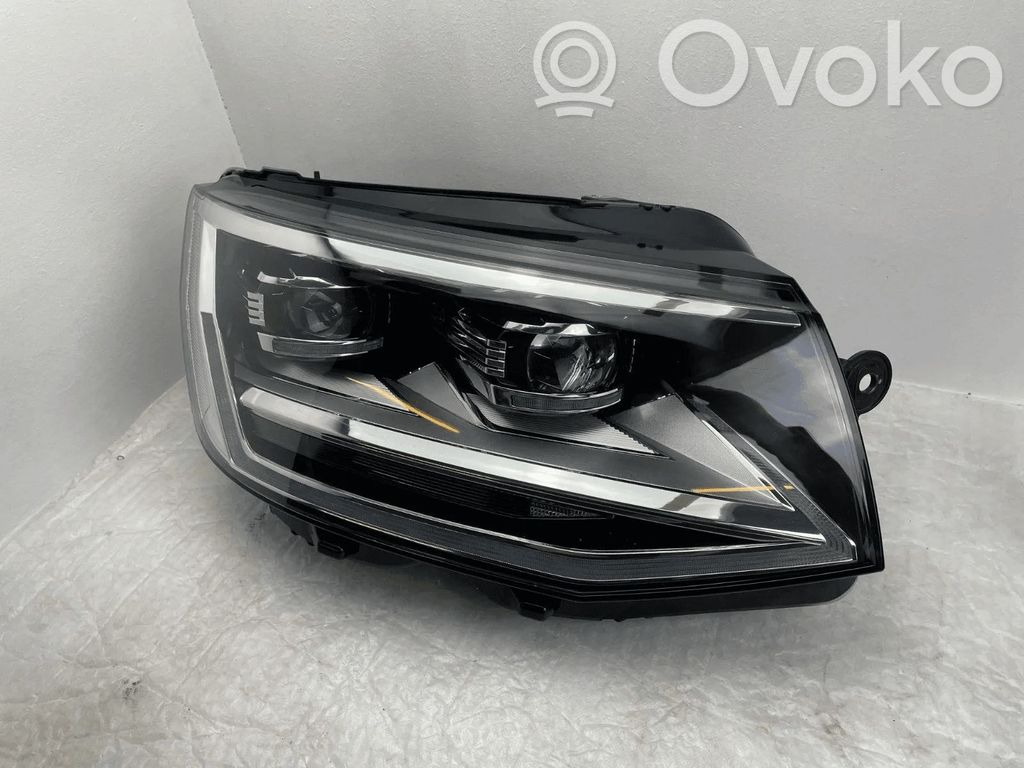 Volkswagen Multivan T6 Lampa przednia 